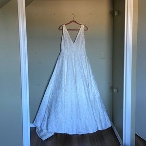 BHLDN Jenny Yoo Wedding Dress Deep V Open Back Floral Embroidery